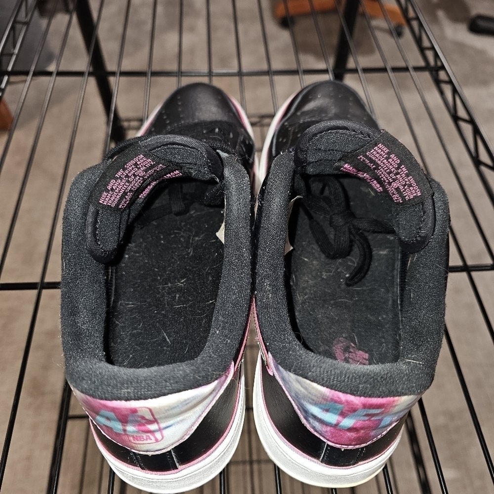 Nike Shoes - Picture 3 of 11